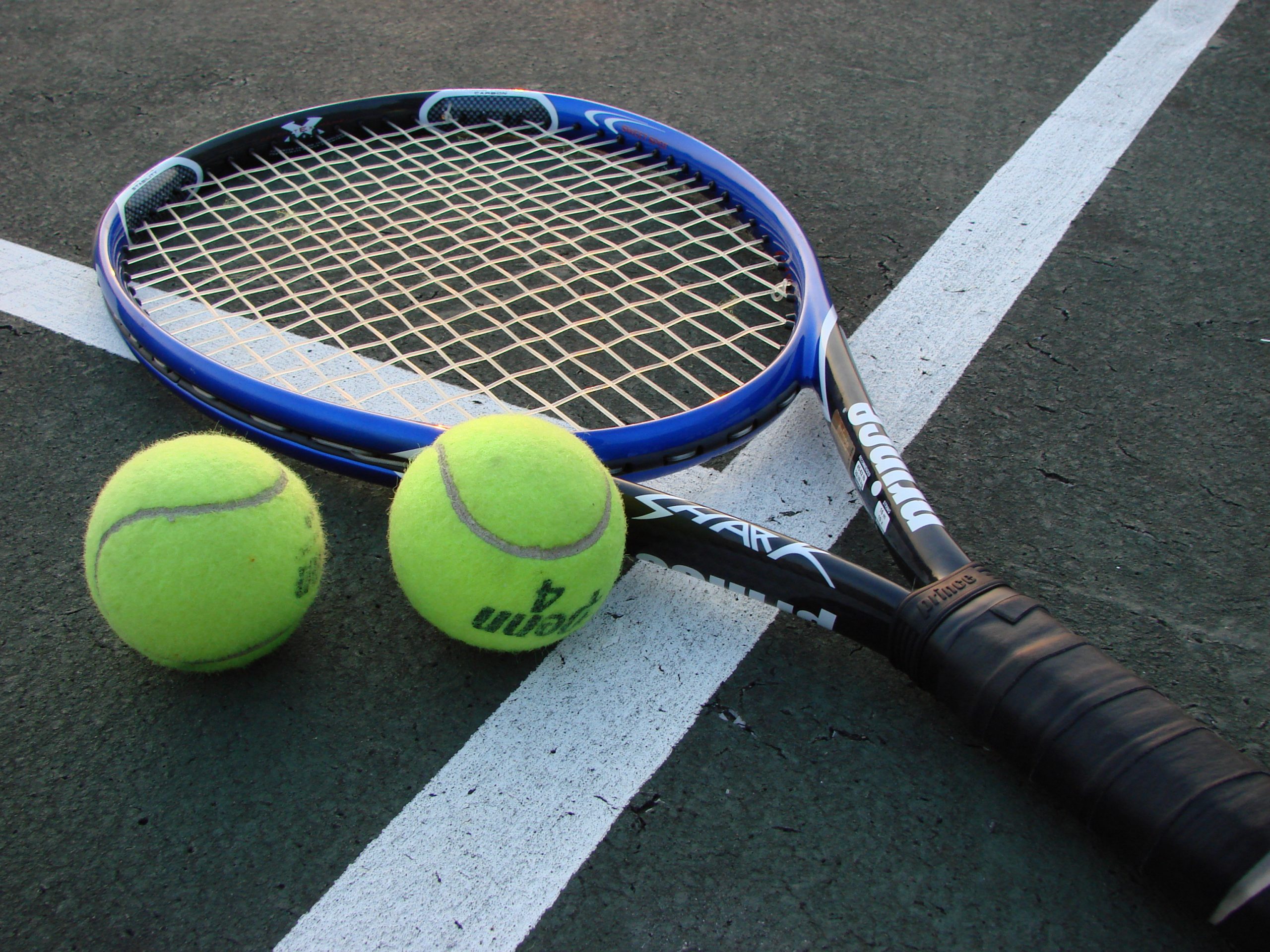 How do I start playing tennis with no experience?
